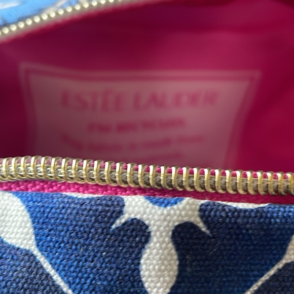 New Without Tags~Woman’s Estée Lauder Blue/White Zippered Cosmetic Bag - Picture 4 of 6